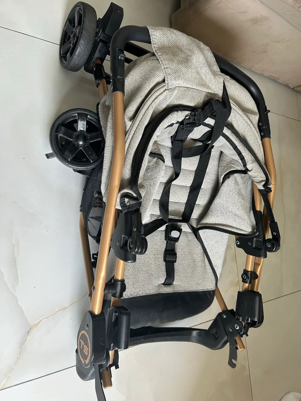 Vendo Carrinho de Bebê Burigotto (Usado) - Foto 6