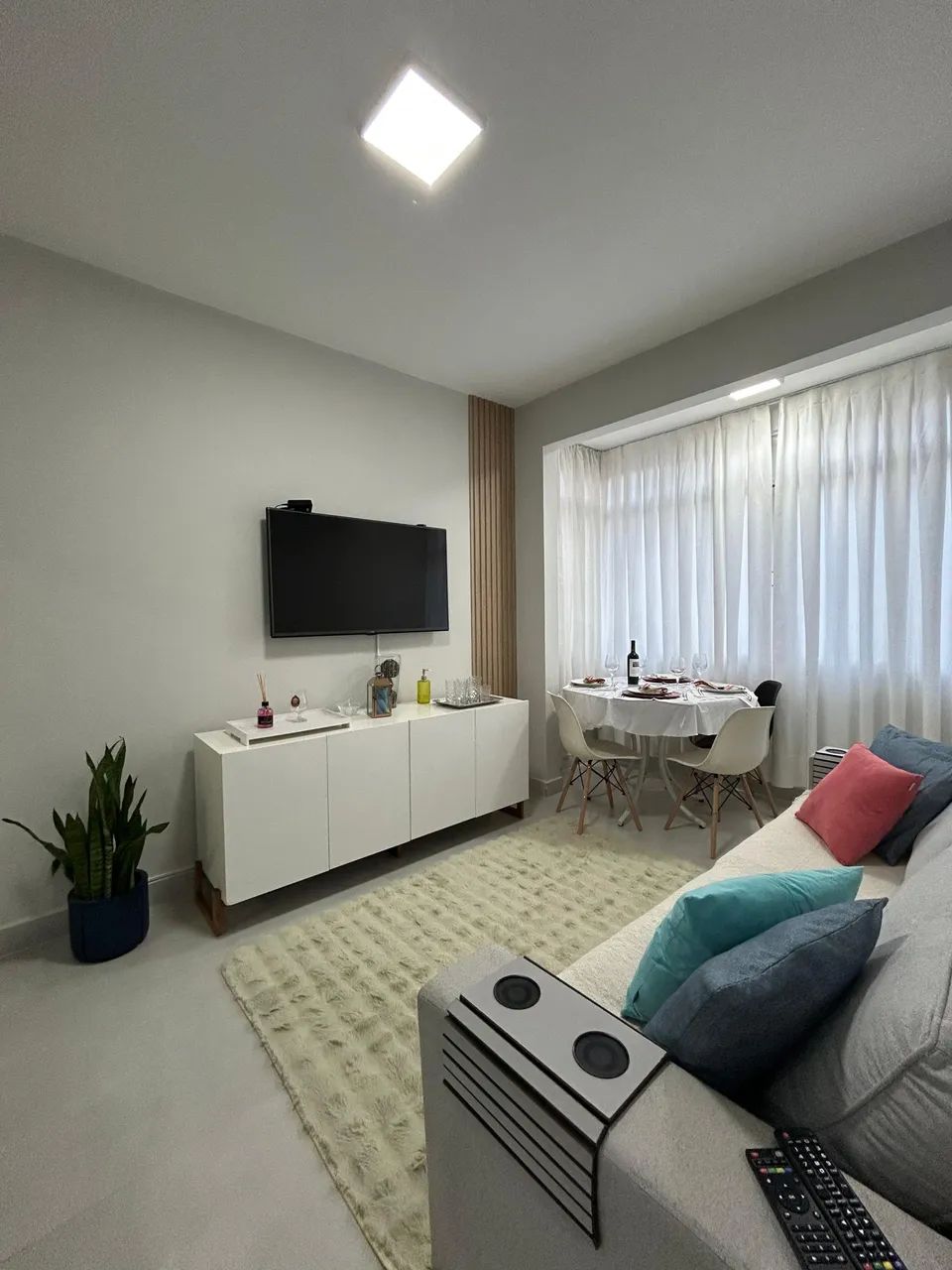 Oportunidade! Apartamento com 1 quarto todo reformado frente a praia em Centro - São Vicen