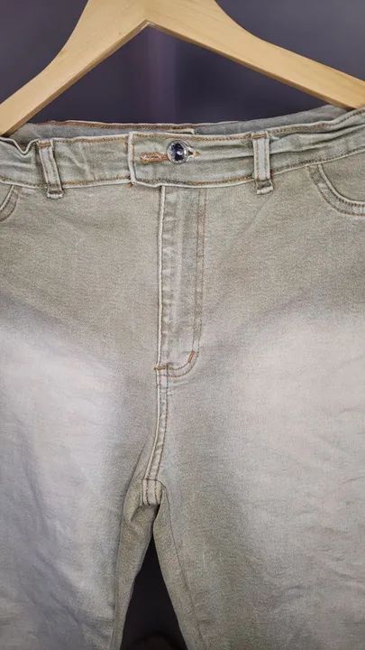 Calça jeans feminina com bordados - Tamanho 44 - Foto 3