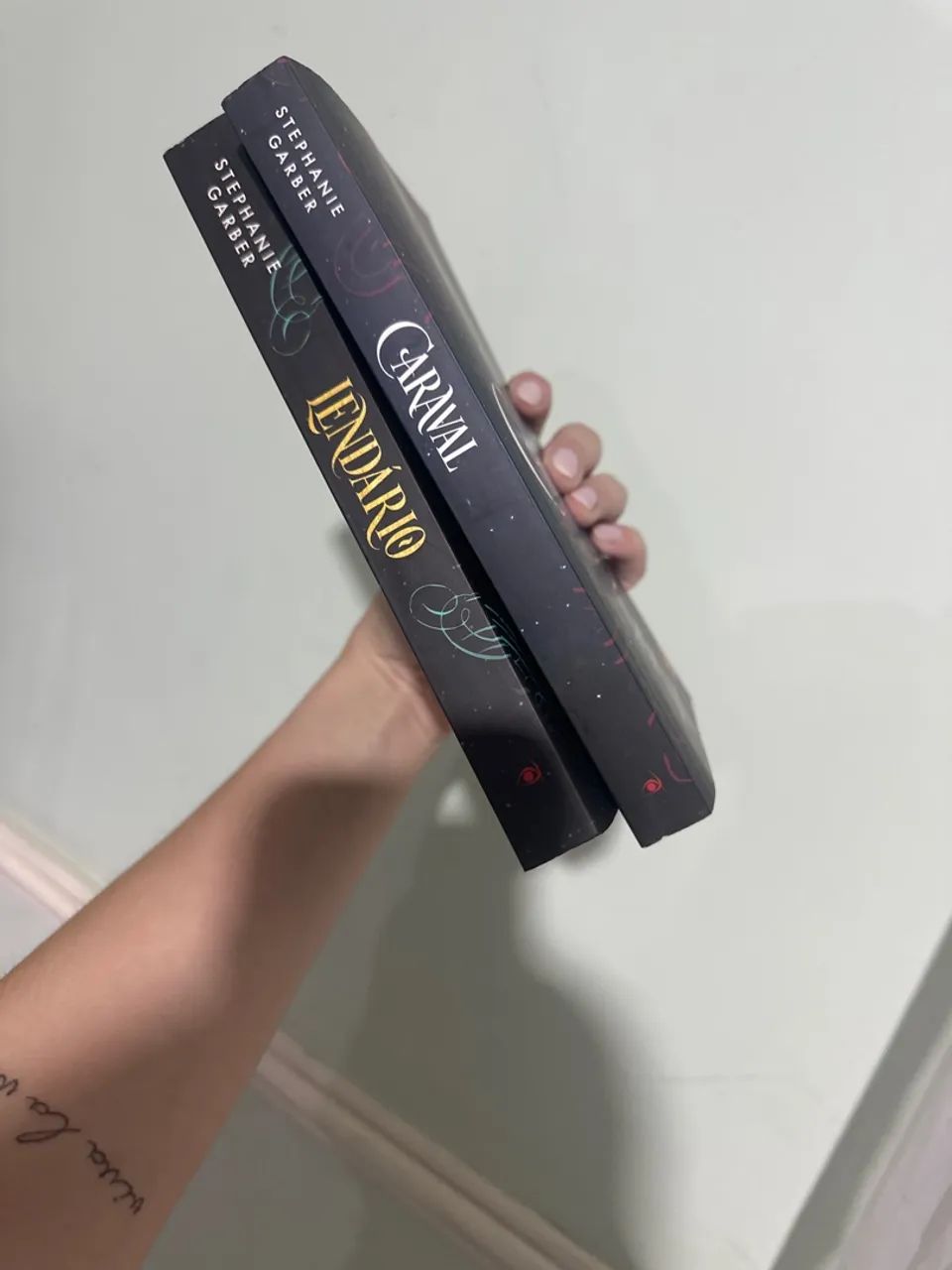 Caraval - Sequência lendário  - Stephanie Garber - Foto 2