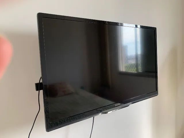 TV Philips 32 polegadas, com Fire TV da Amazon e suporte articulado