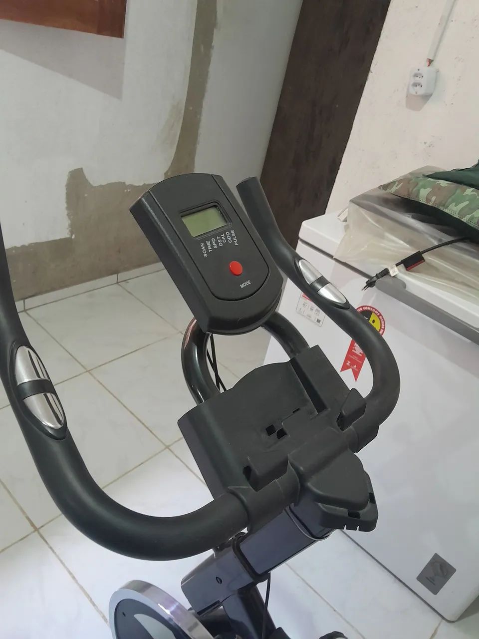 Bicicleta Ergométrica WCT Fitness - Foto 2