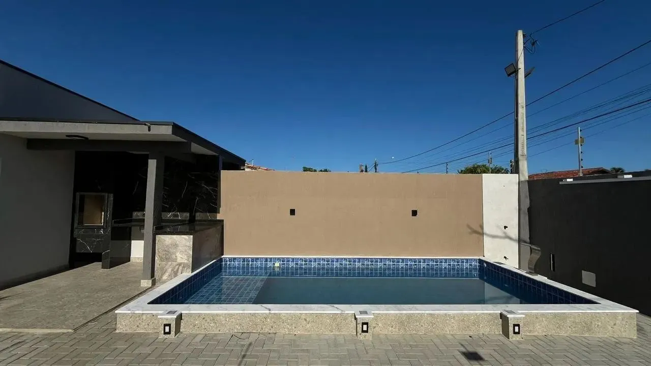 Casa para Venda em Itanhaém, Jardim Grandesp, 2 dormitórios, 1 suíte, 1 banheiro, 2 vagas