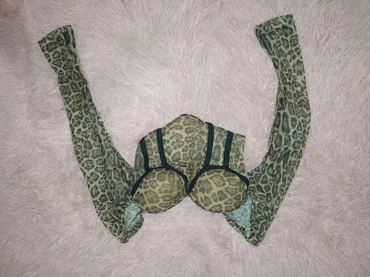 Blusinha de renda leopard print