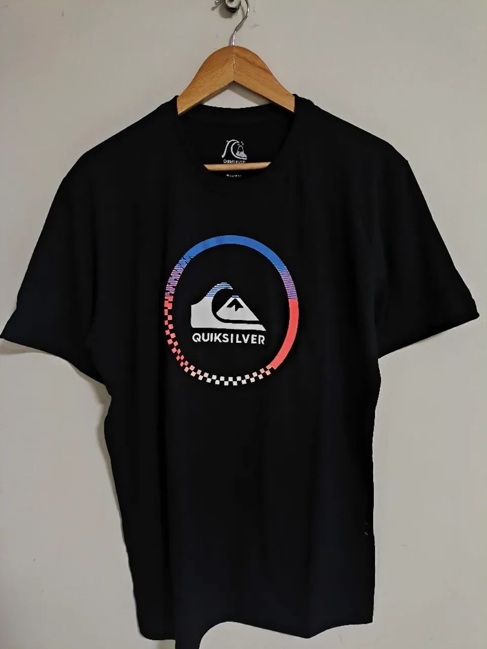 Camiseta M Quiksilver Preta com Logo  - Foto 4