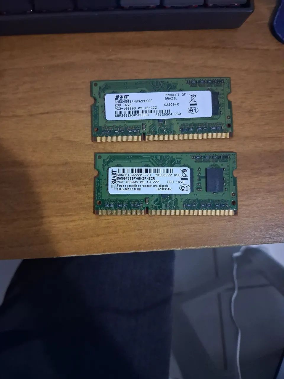 Lote com 2 Memórias DDR3 2GB Notebook PC3-10600 1333MHz - PAR64396502156161120