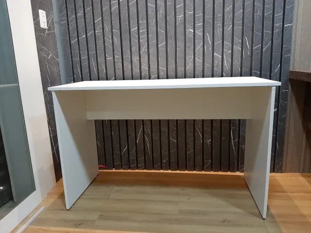 Mesa para estudo ou atendimento
