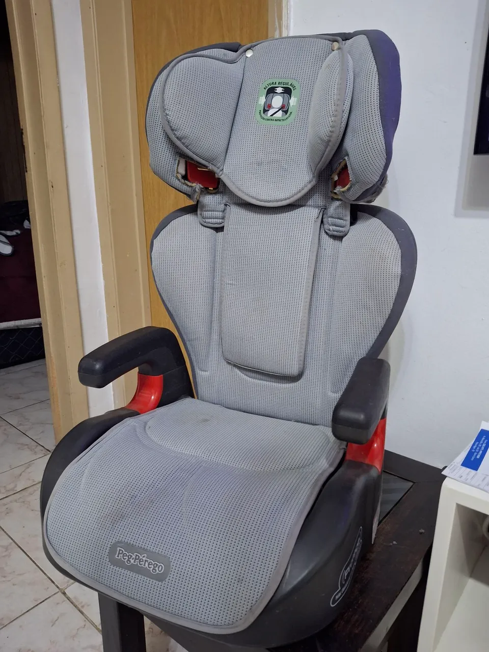 Cadeirinha de bebê/criança (bebê conforto) para carro Peg-Pérego, linha Borigotto