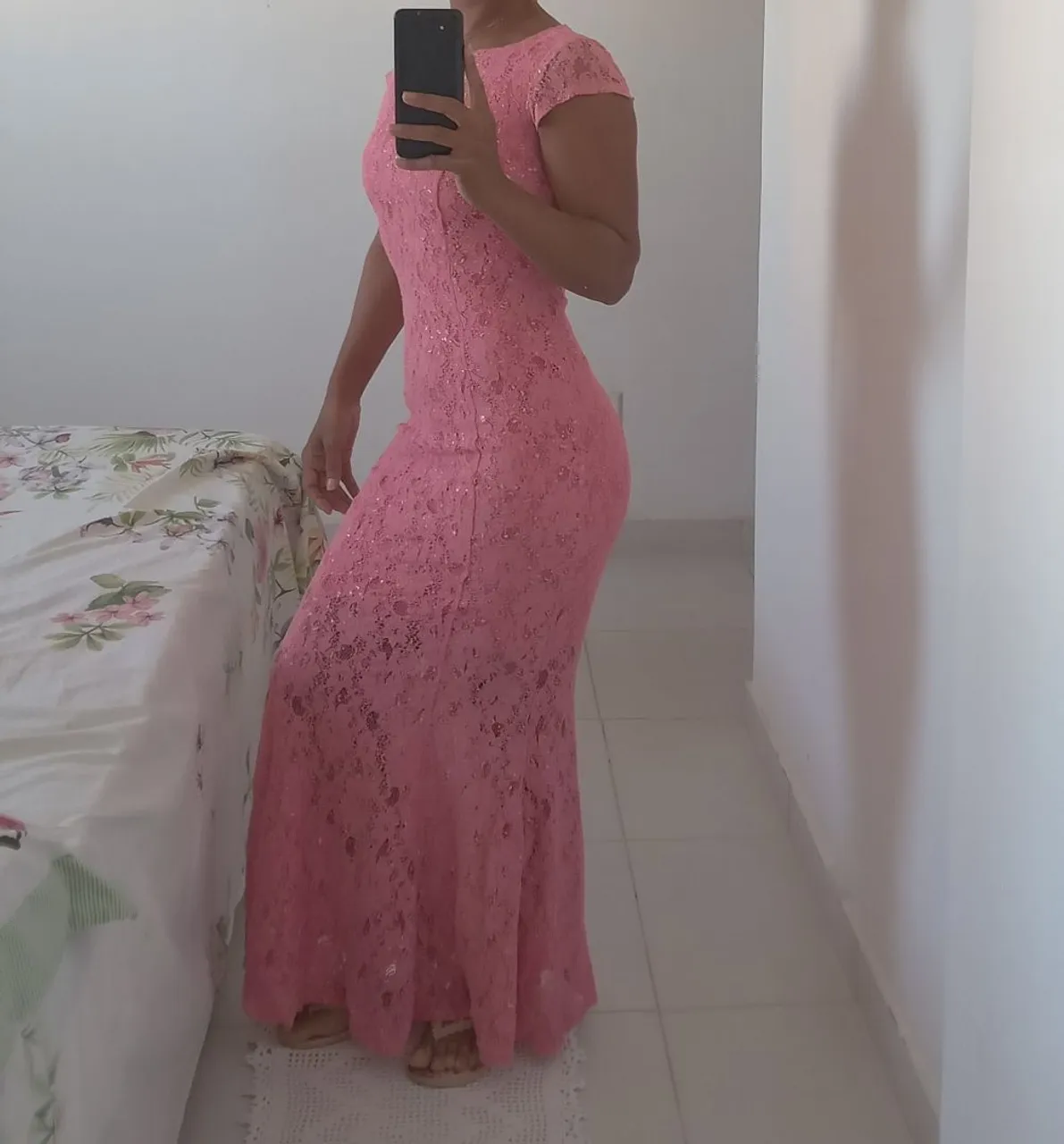 Vestido de festa longo rosa rendado