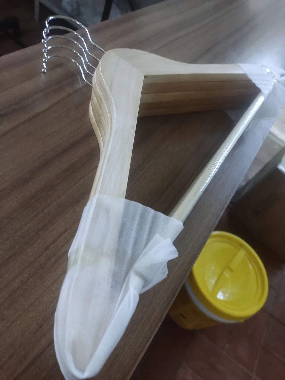 Cabides de Madeira com protetor