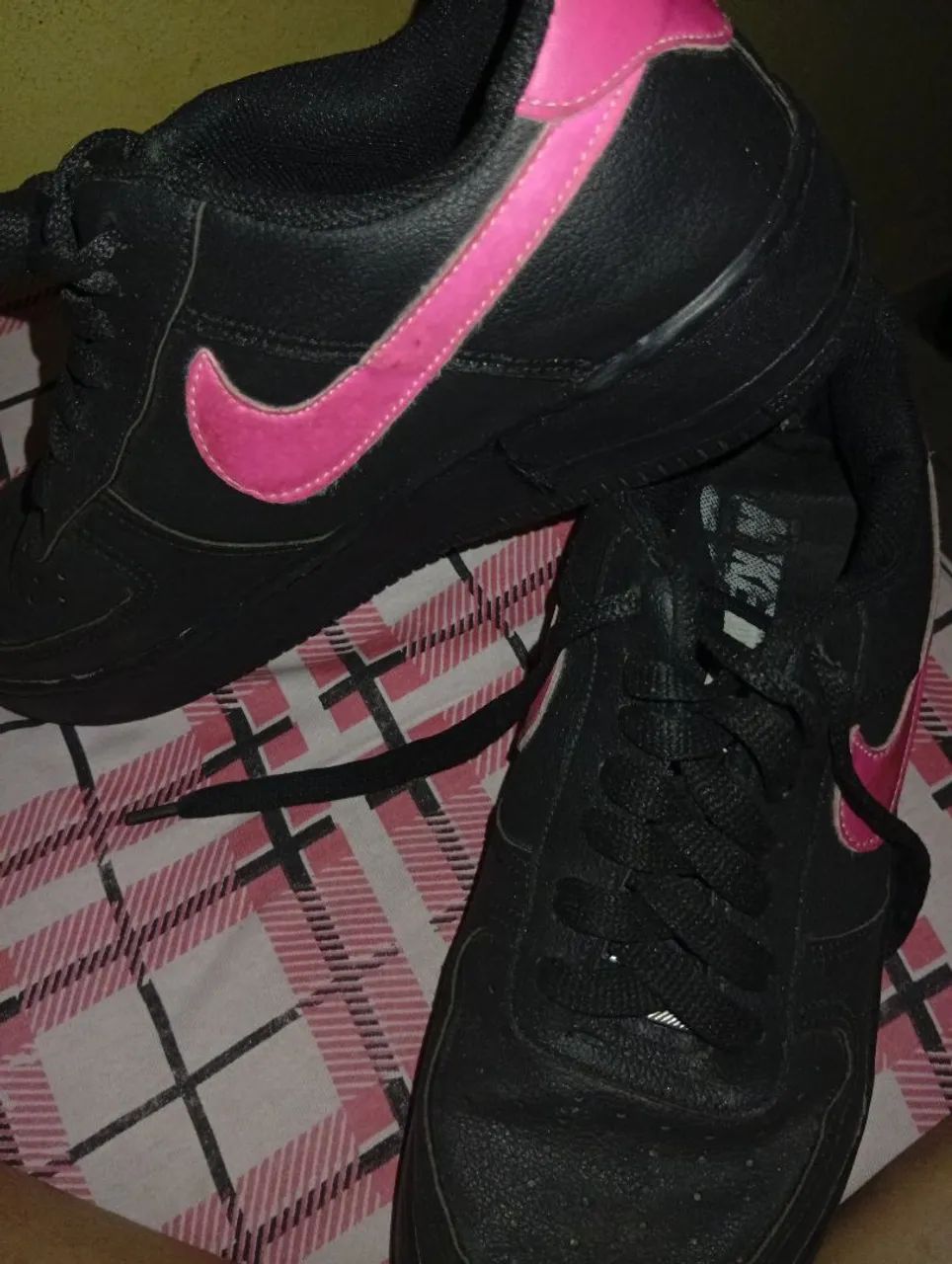 Vende-se Air force preto com rosa - Foto 2