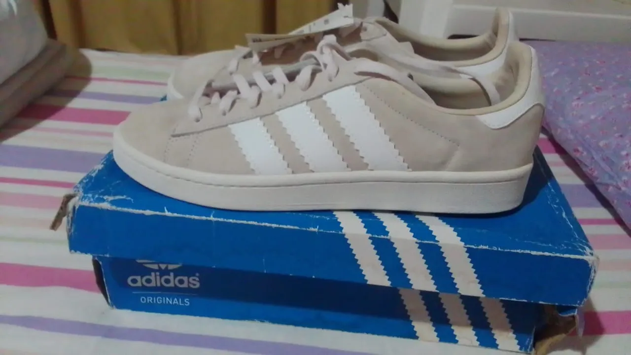 Tênis Adidas