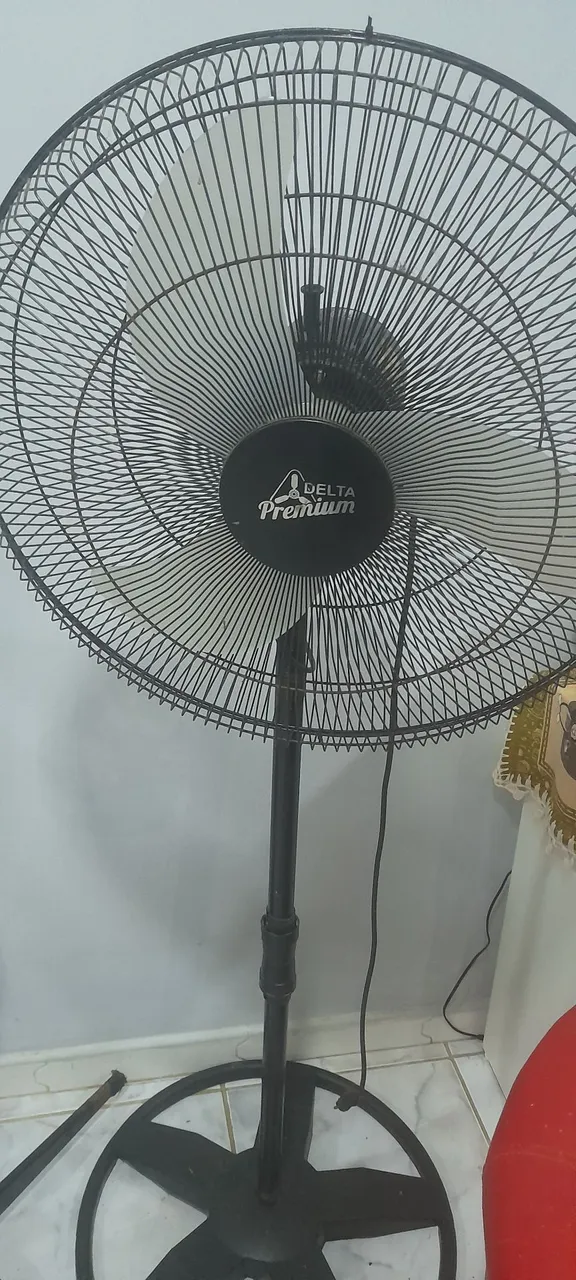 Ventilador de Piso Delta Premium