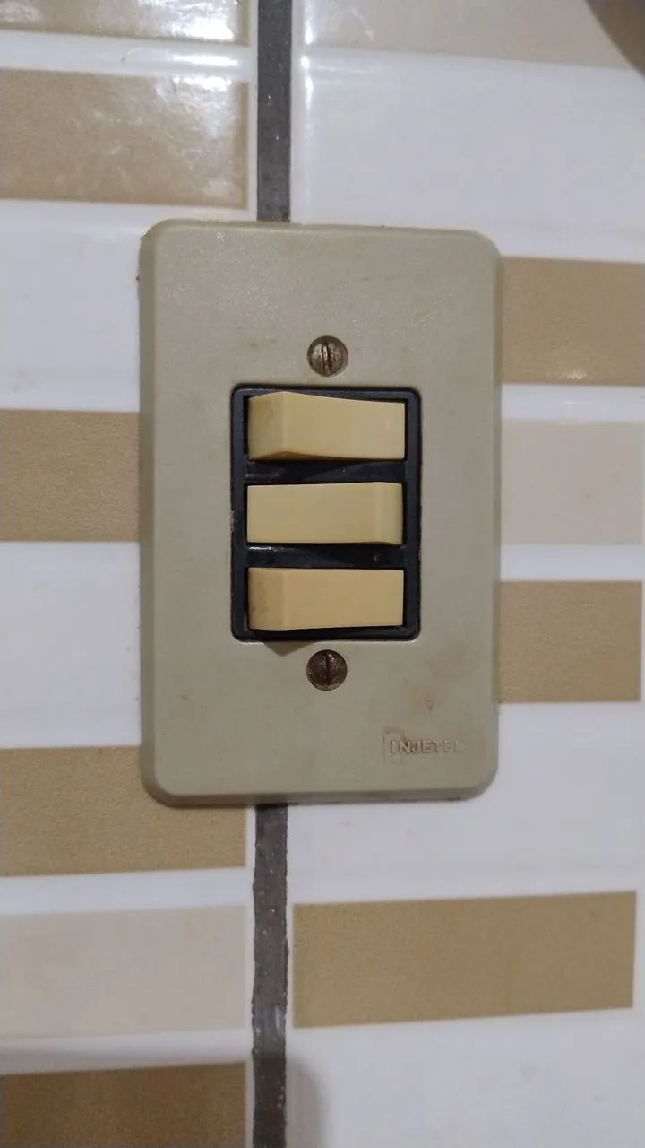 Interruptor Triplo para Iluminação