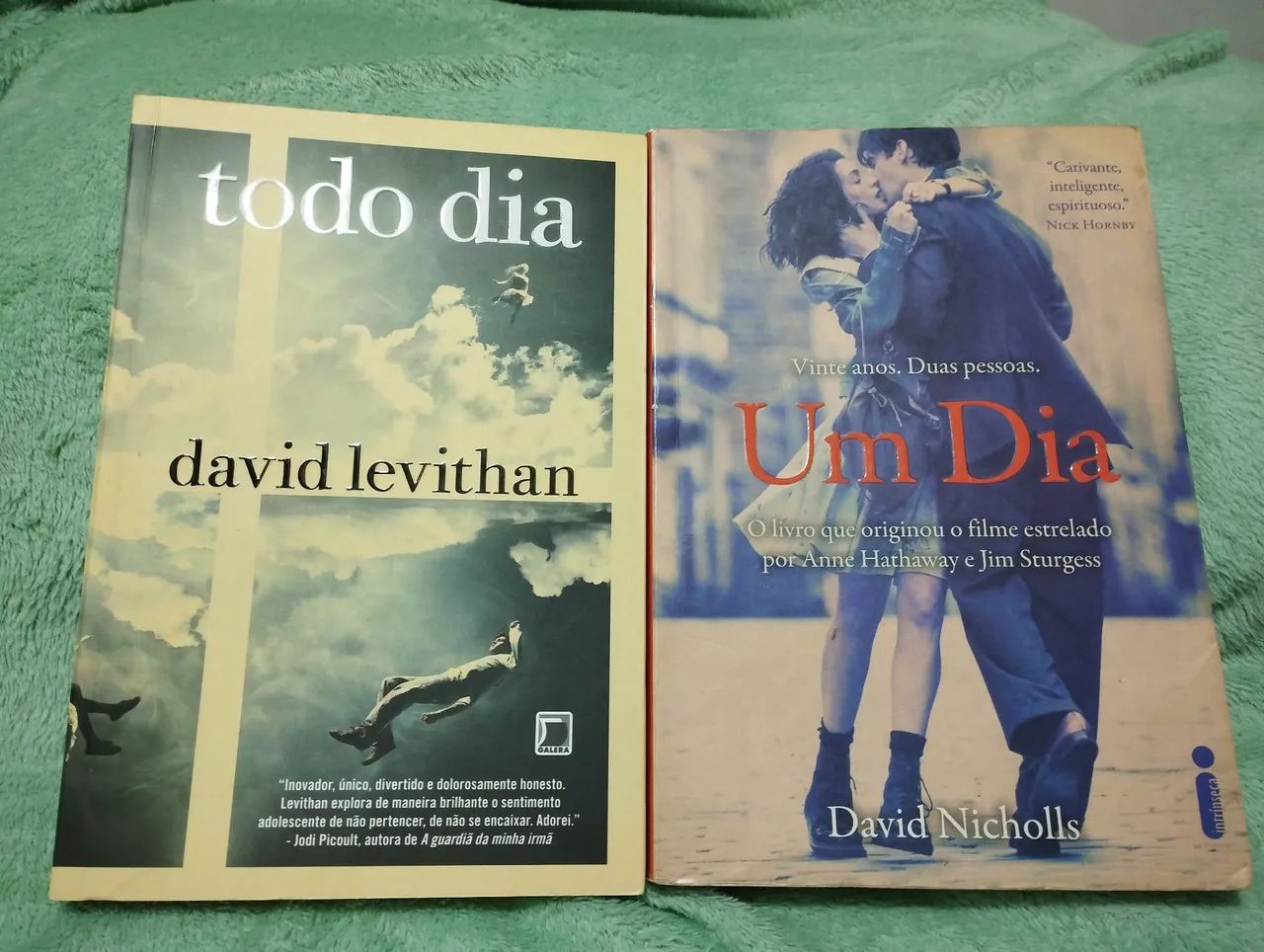 Livros 'Todo Dia' e 'Um Dia'