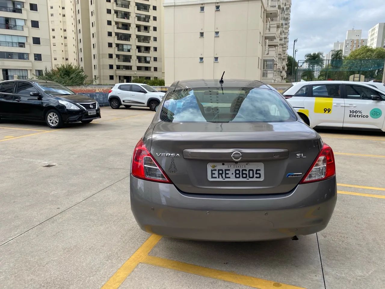 Nissan Versa 1.6 SL - 2013 - Foto 3
