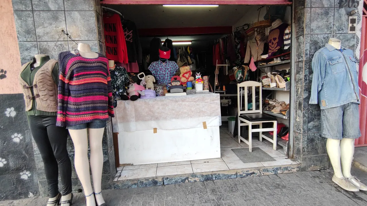 Bazar com manequim