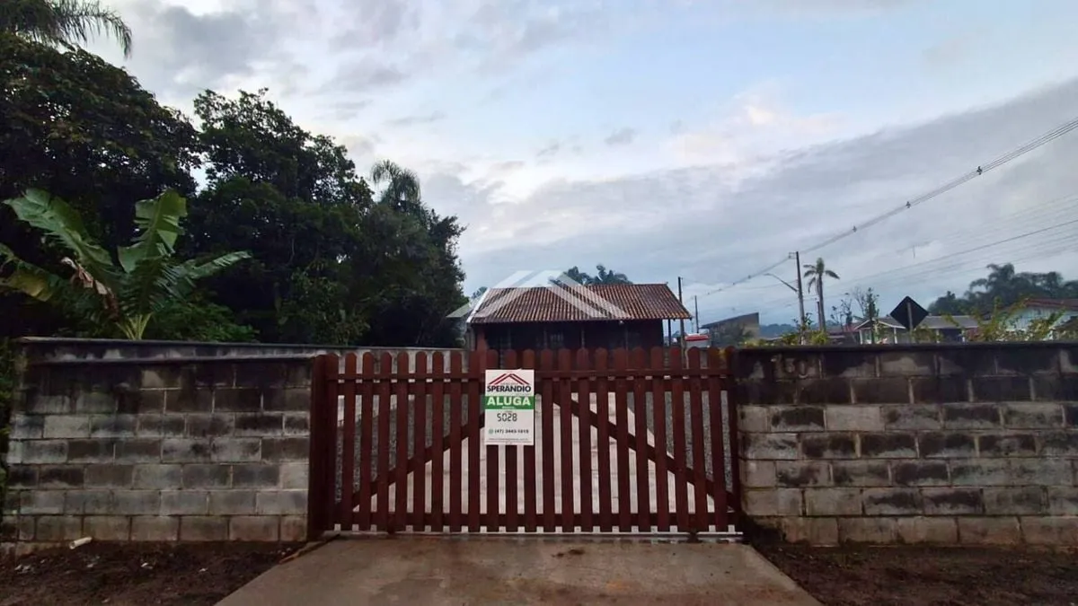 Casa para locação com 3 quartos, localizada no Barra do Sai - Itapoá SC