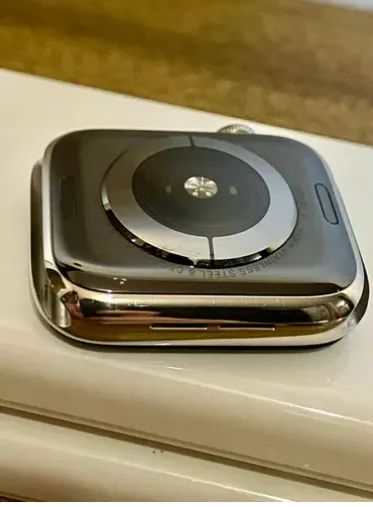 APPLE WATCH SERIES 4 44MM STAINLESS STEEL CROMADO NA CAIXA