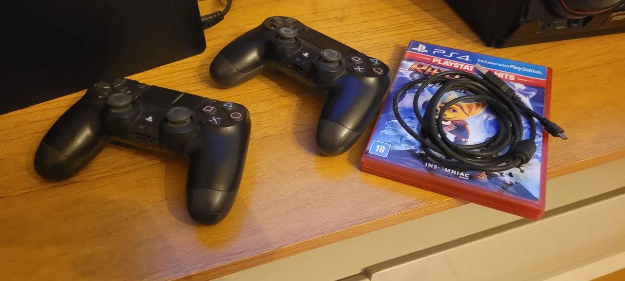 ps4 slim 1tb 2 controles usado  - Foto 2