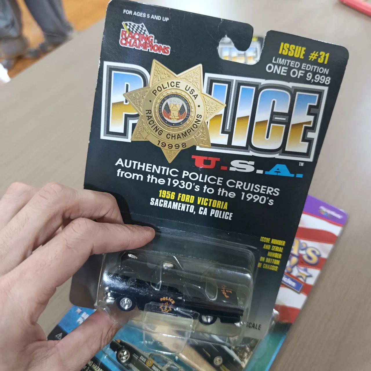 Kit policial Johnny Lightning e RACING CHAMPIONS - Foto 2