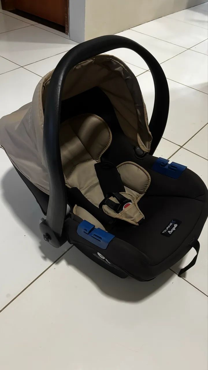Carrinho de bebê e bebê conforto - Foto 2