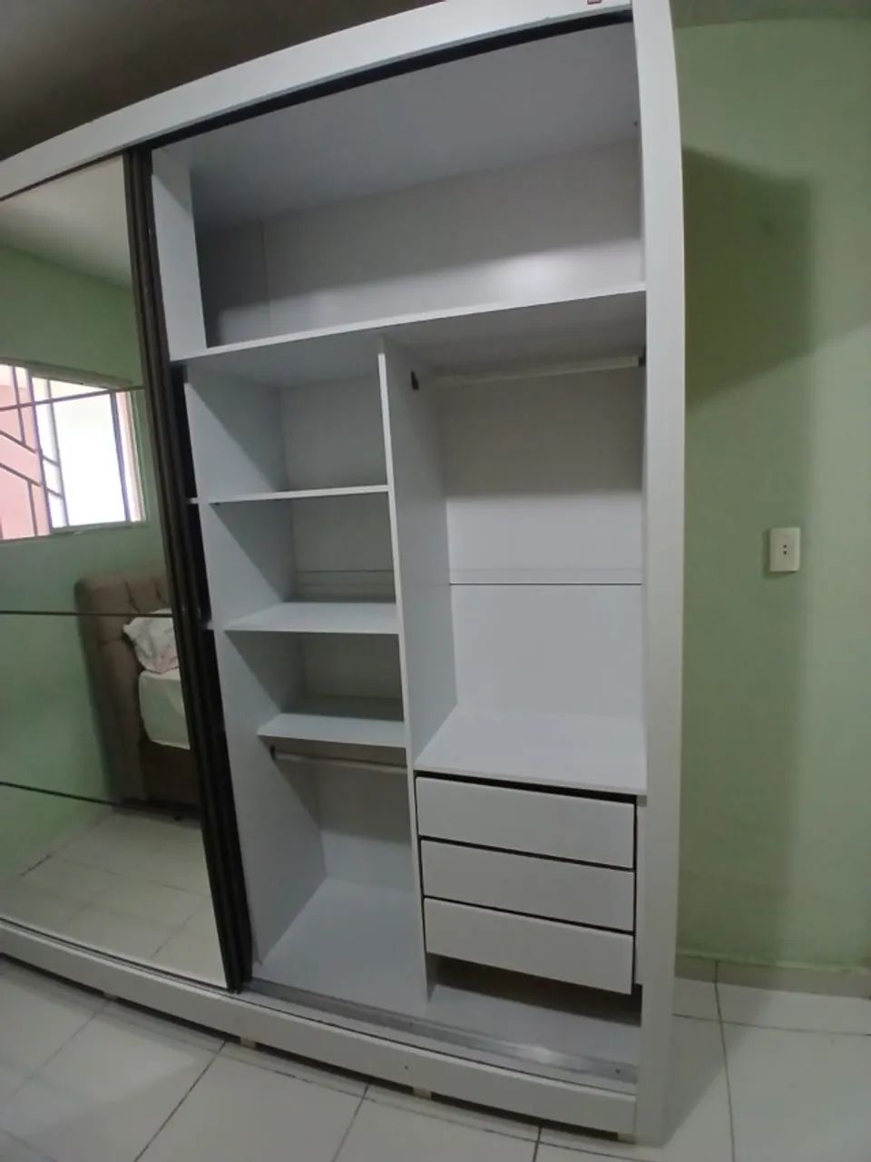 GUARDA ROUPA COM ESPELHO - Foto 3