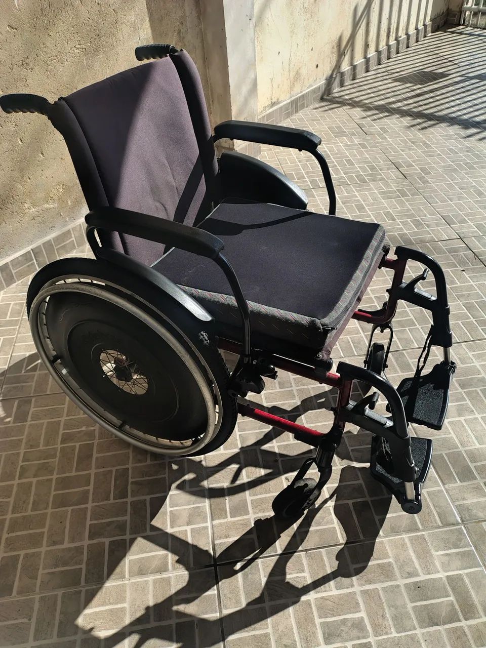 Cadeira de rodas 0,49 tamanho  - Foto 2