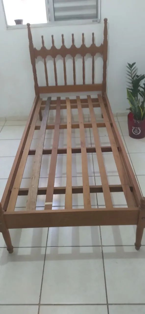 Cama.solteiro e colchão otimo estado - Foto 2