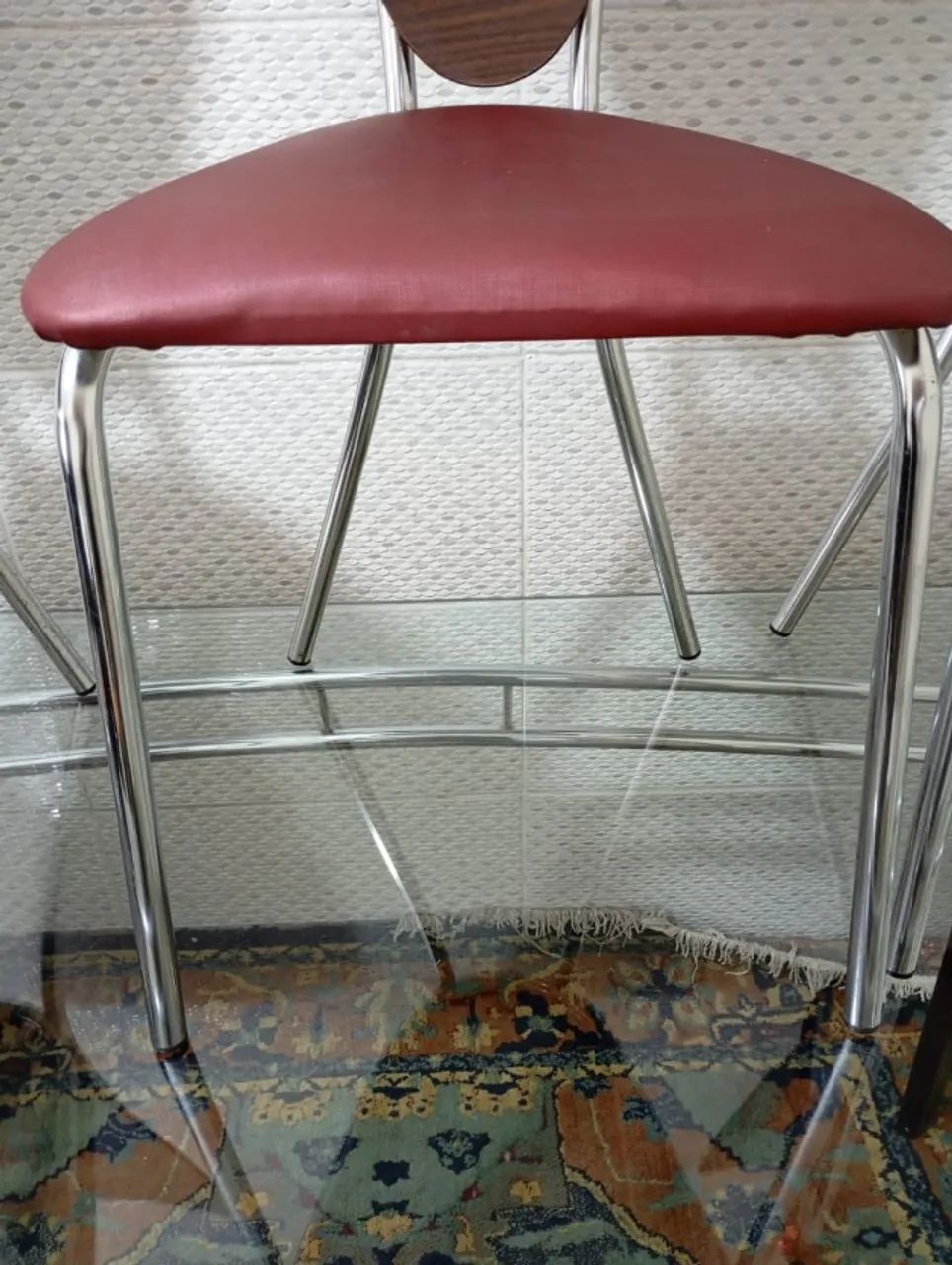 Mesa de vidro com 6 cadeiras. - Foto 2