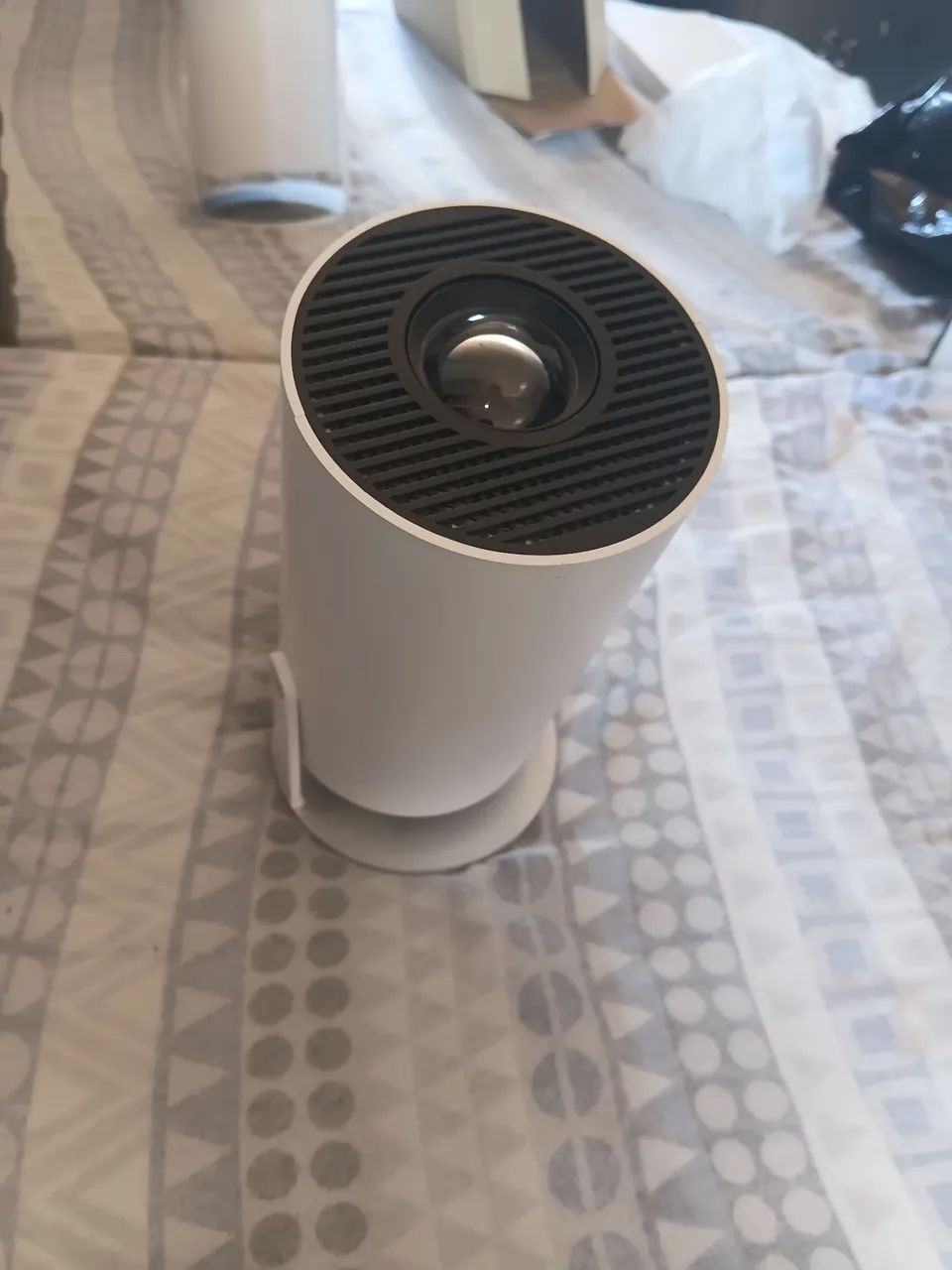 Projetor HY300 (sistema android) com todos acessórios e caixa - Foto 3