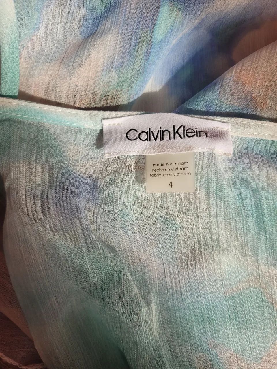 vestido transparente e transpassado calvin klein tie dye  - Foto 5