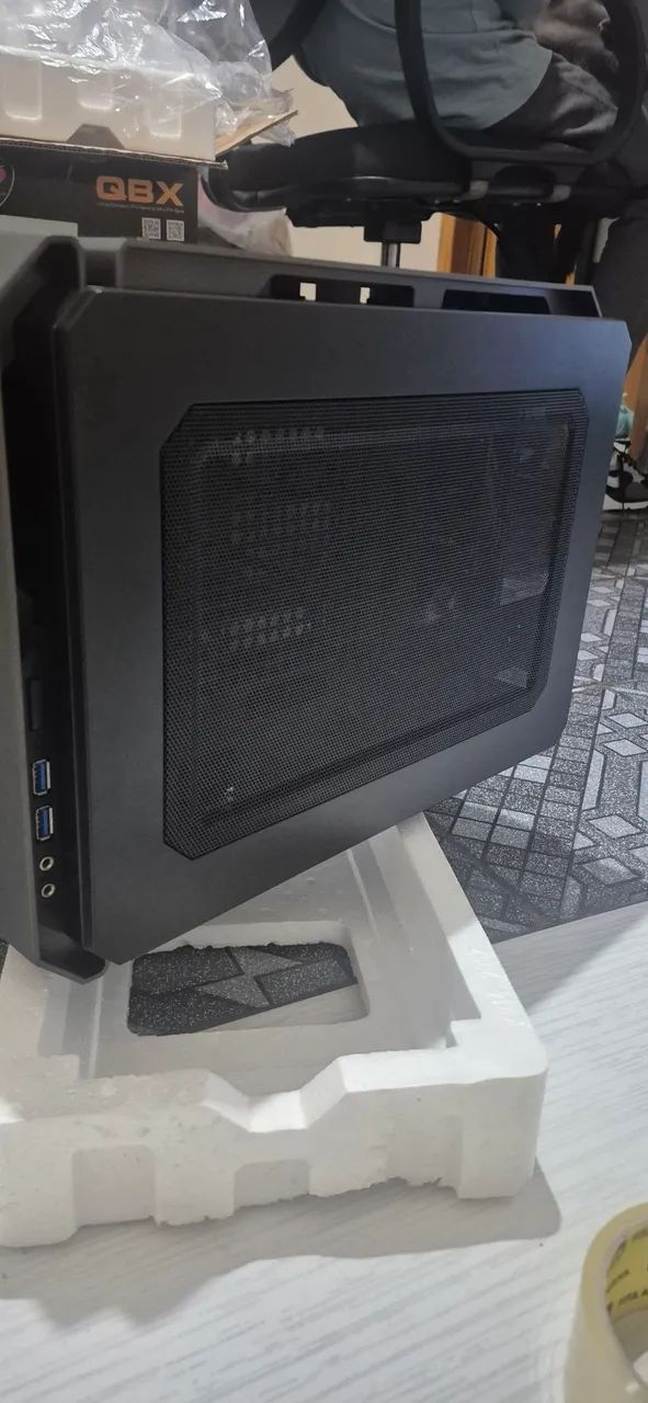 Gabinete Cougar QBX  - Foto 3