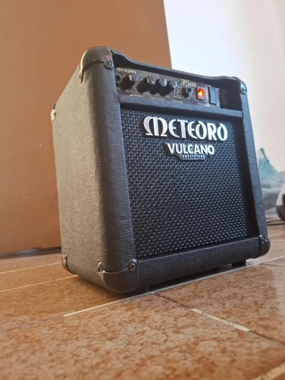 Amplificador Contra-baixo Meteoro Space Júnior 35bs 35w - NOVA