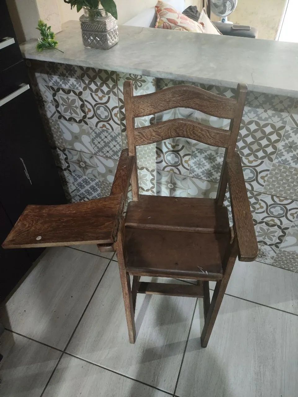 Cadeirinha de alimentação toda em madeira  - Foto 3