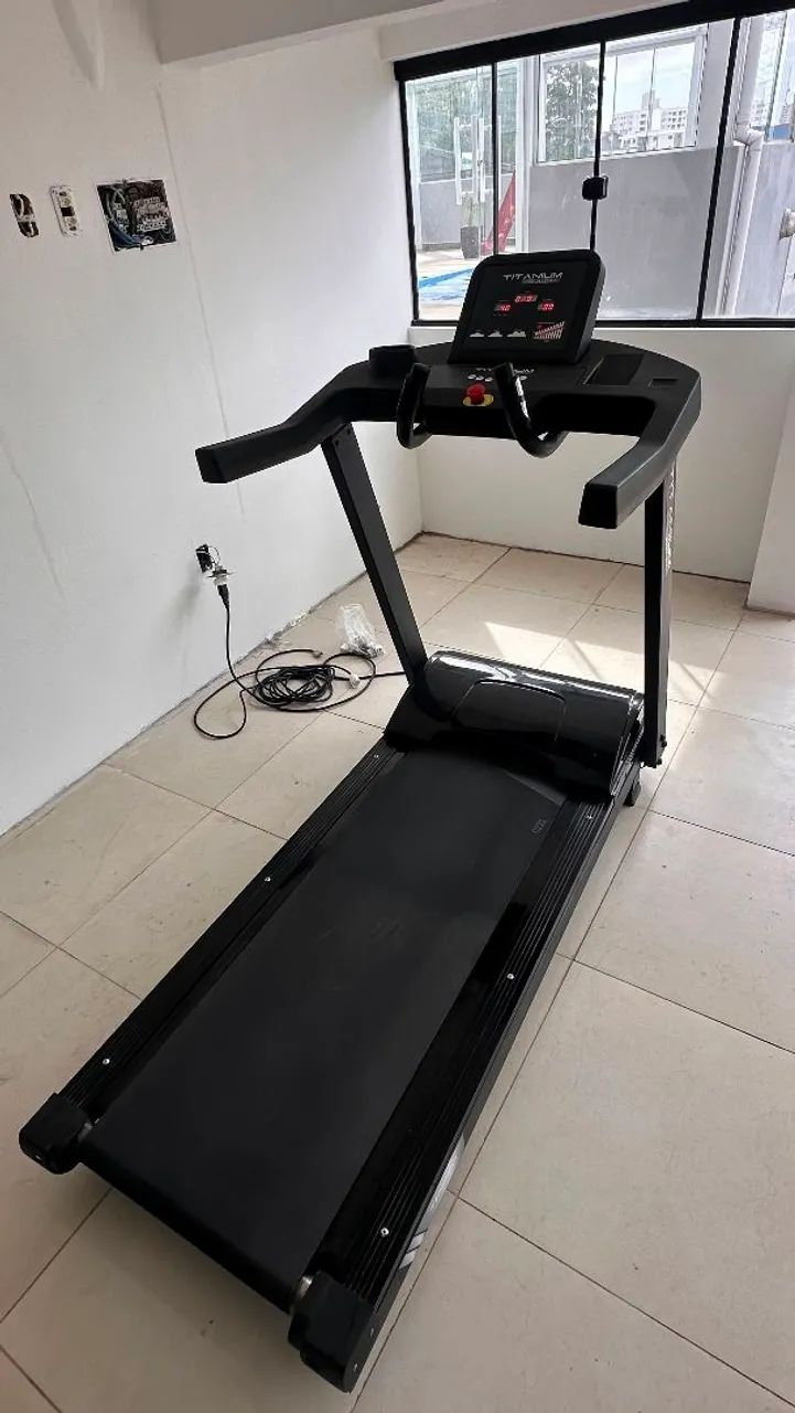 Esteira Ergométrica Profissional Titanium TP270 - Foto 2