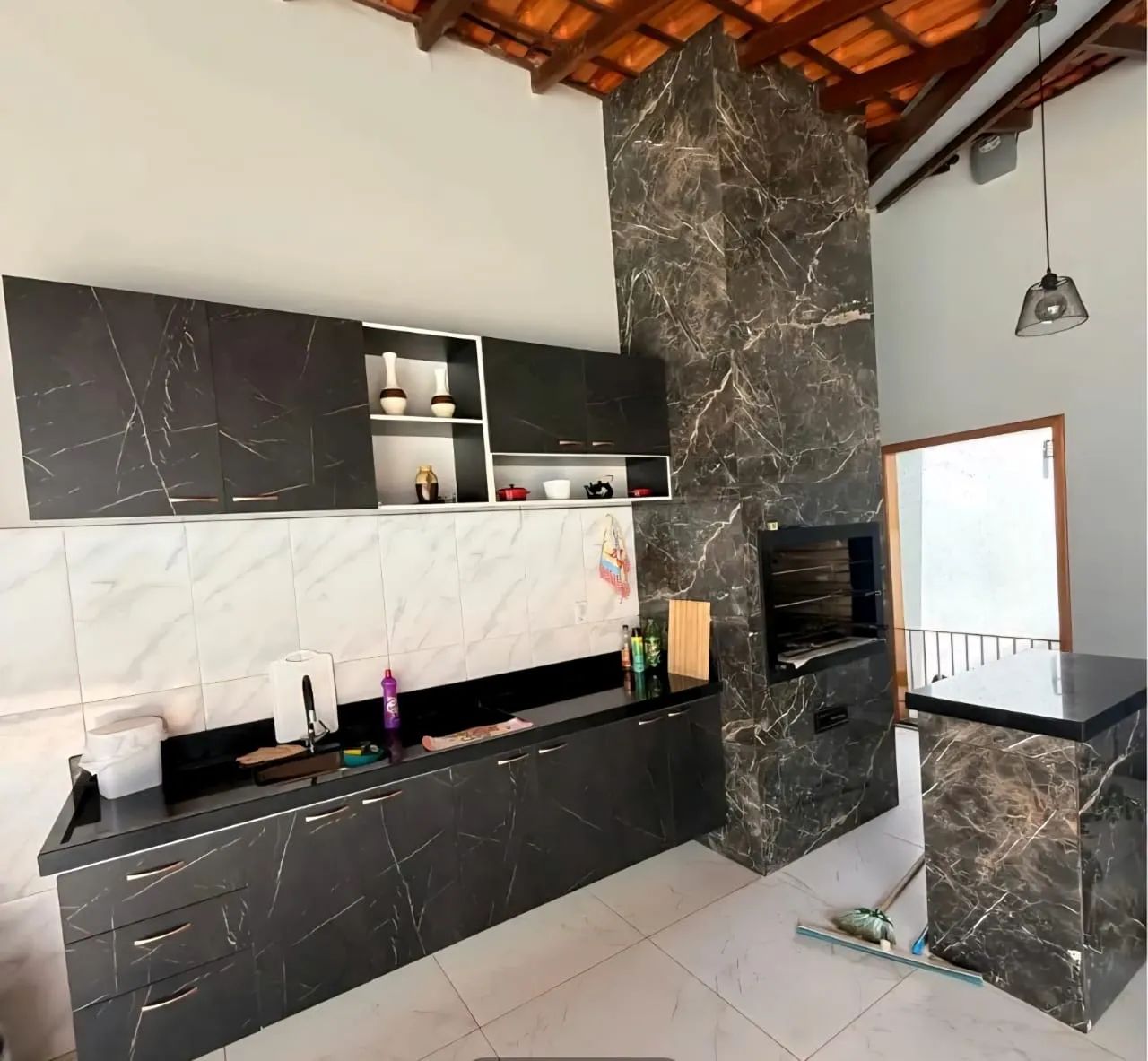 LINDA CASA À VENDA NO SANTÍSSIMO PODENDO SER PARCELADO DEPENDENDO DO PLANO - Foto 3