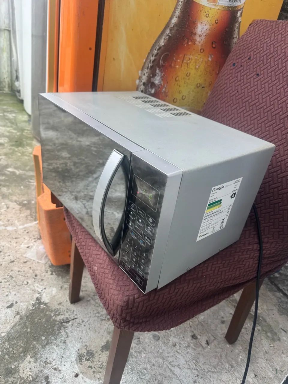 Microondas em ótimo estado funcionando tudo perfeitamente 
