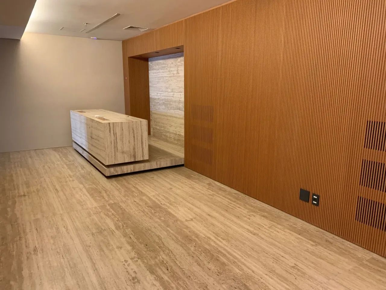 FARIA LIMA - 300 M2 - PRÉDIO AAA - VISTA ESPETACULAR - Foto 2