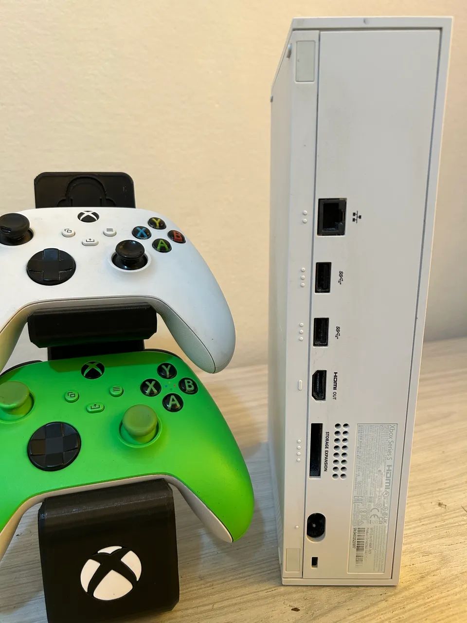 Xbox Series S + 2 Controles - Foto 3