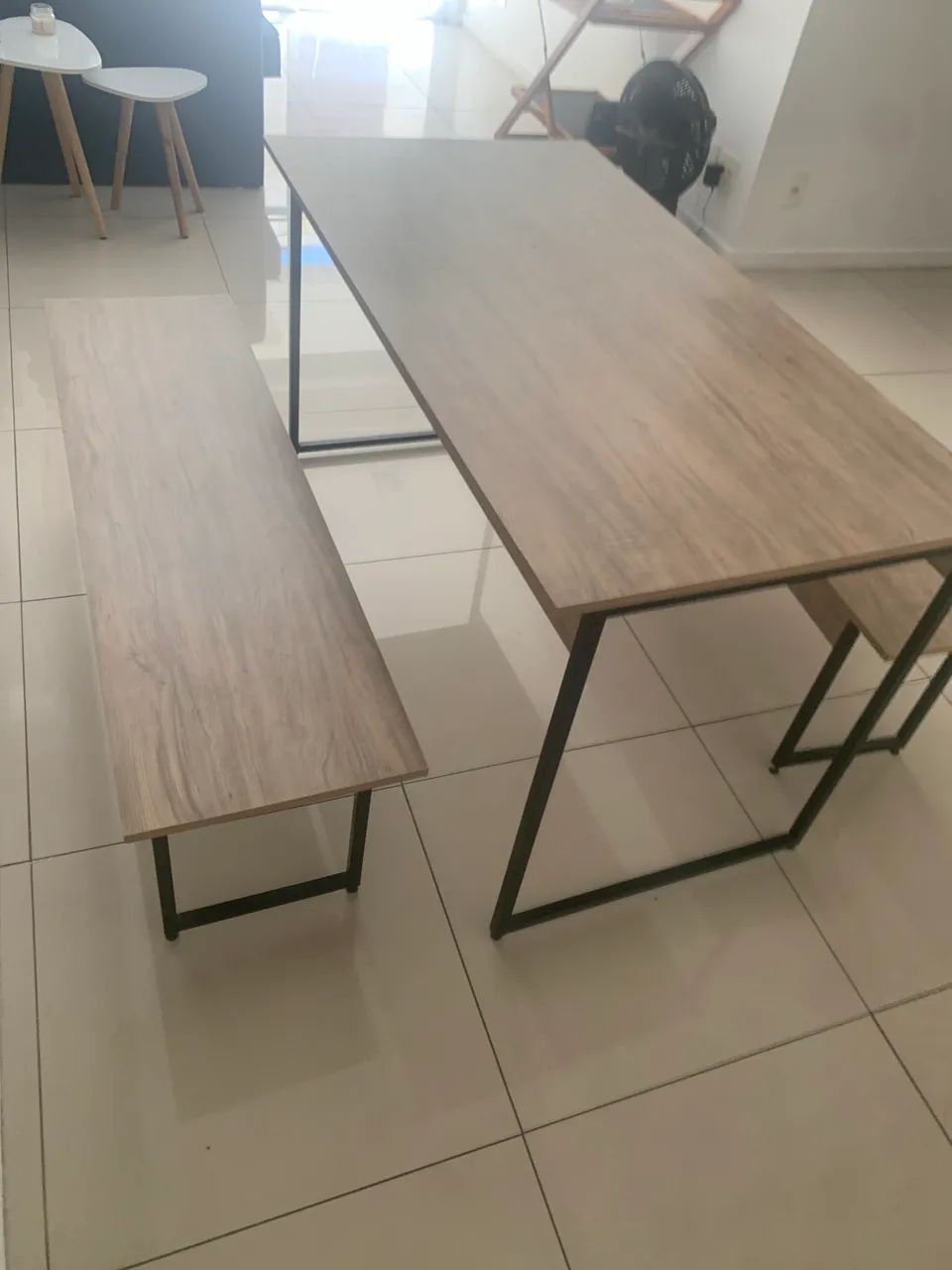 Mesa linda de jantar com bancos  - Foto 2