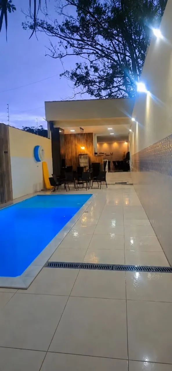 Espaço com piscina aquecida