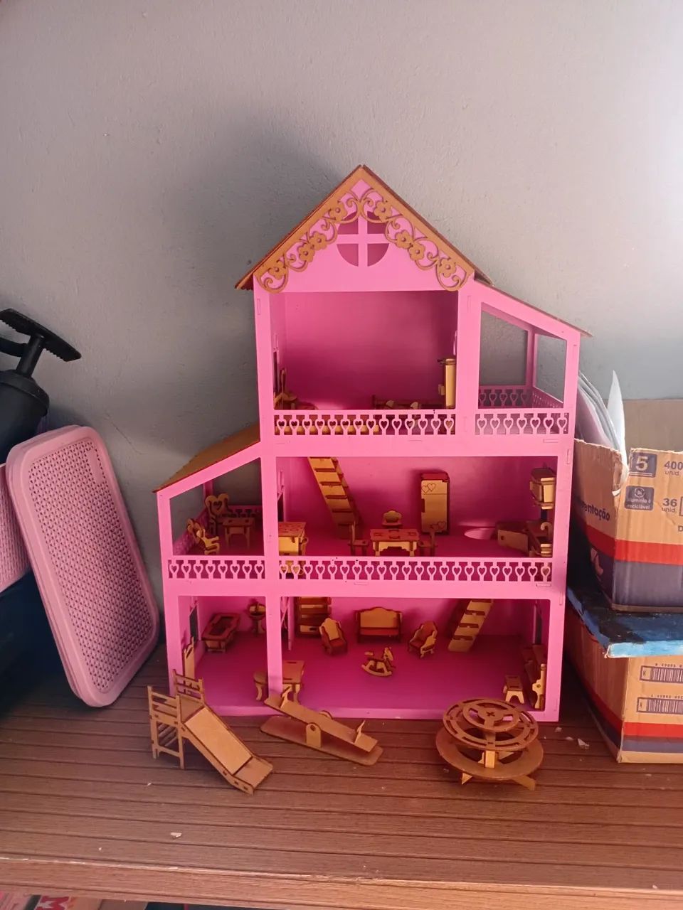 Vendo casinha bonecas 