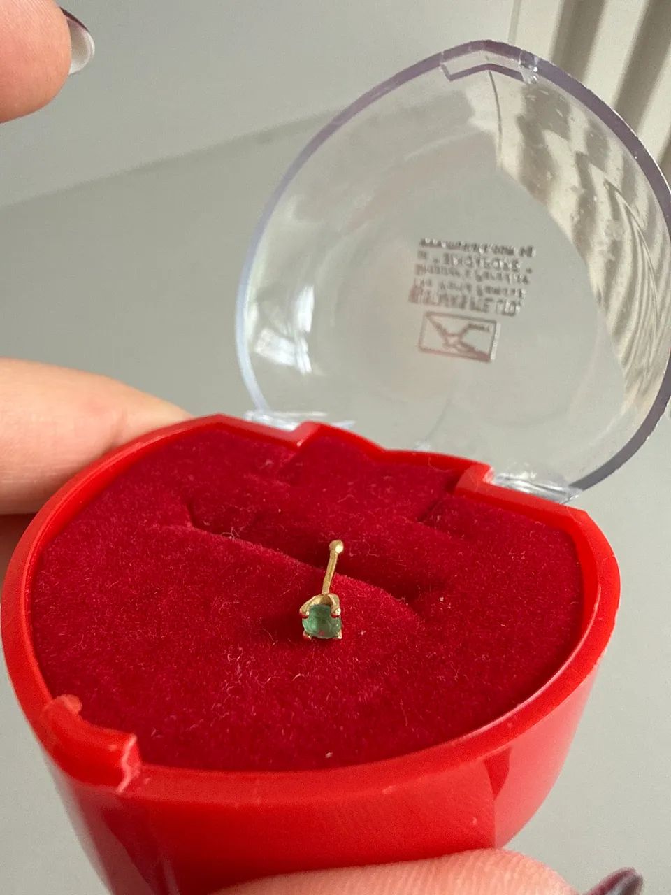 Vendo Piercing Nariz Ouro e Esmeralda - Foto 4