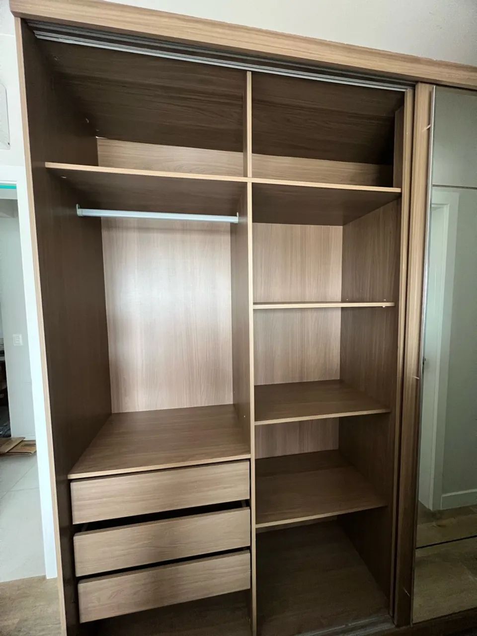 Guarda-roupa casal 2,65m com espelhos - Bem conservado - Foto 3