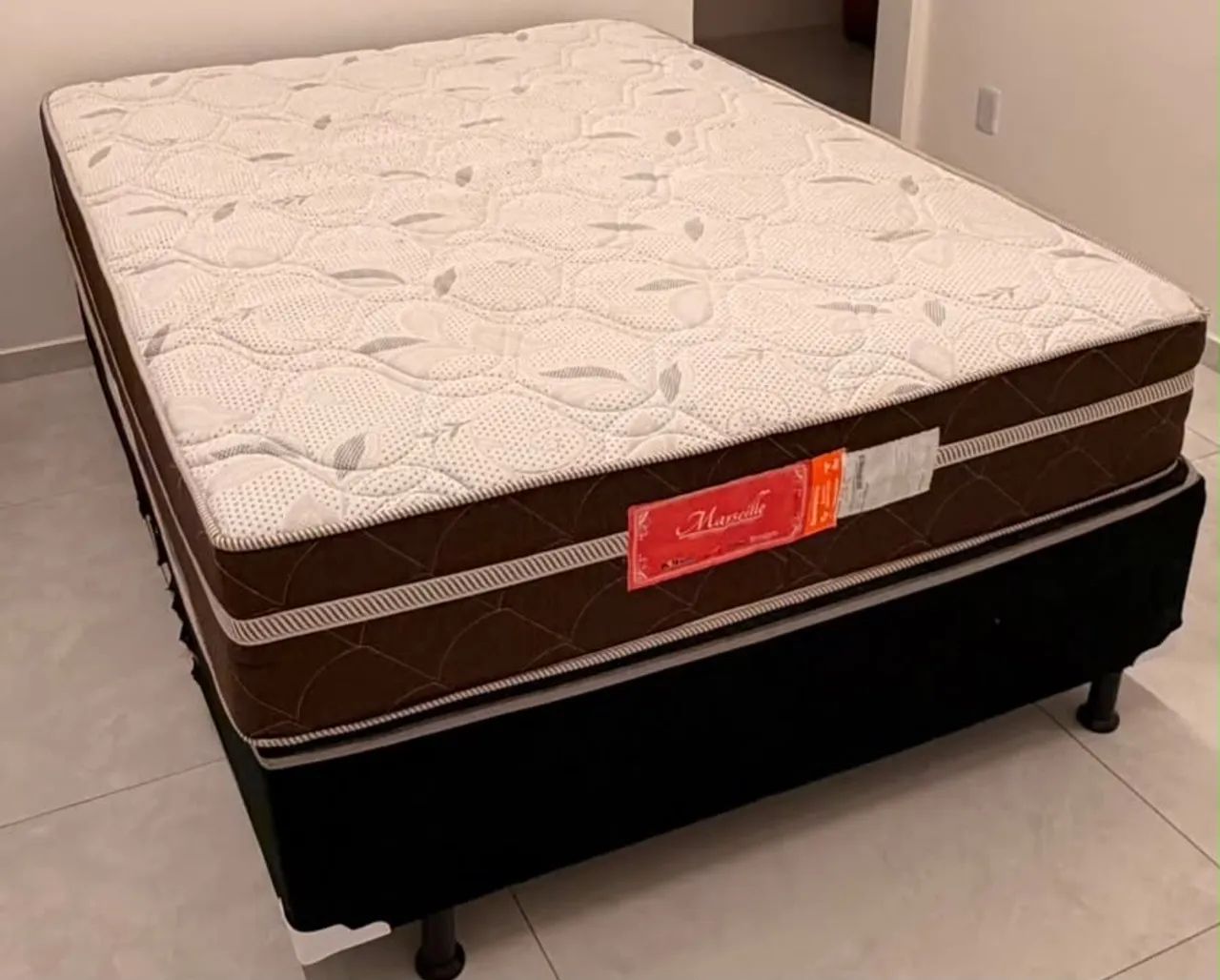 CAMA CASAL COM COLCHÃO SEMINOVA