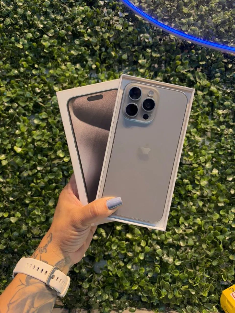 IPHONE 15 PRO MAX TOP