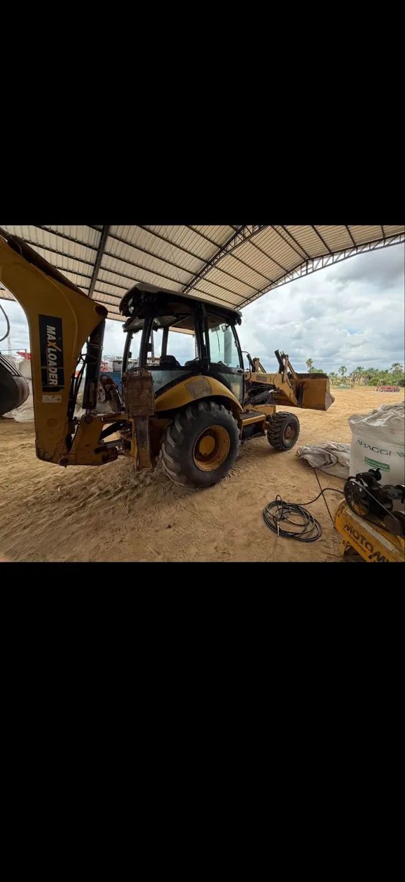 Retroescavadeira Maxloader 866H