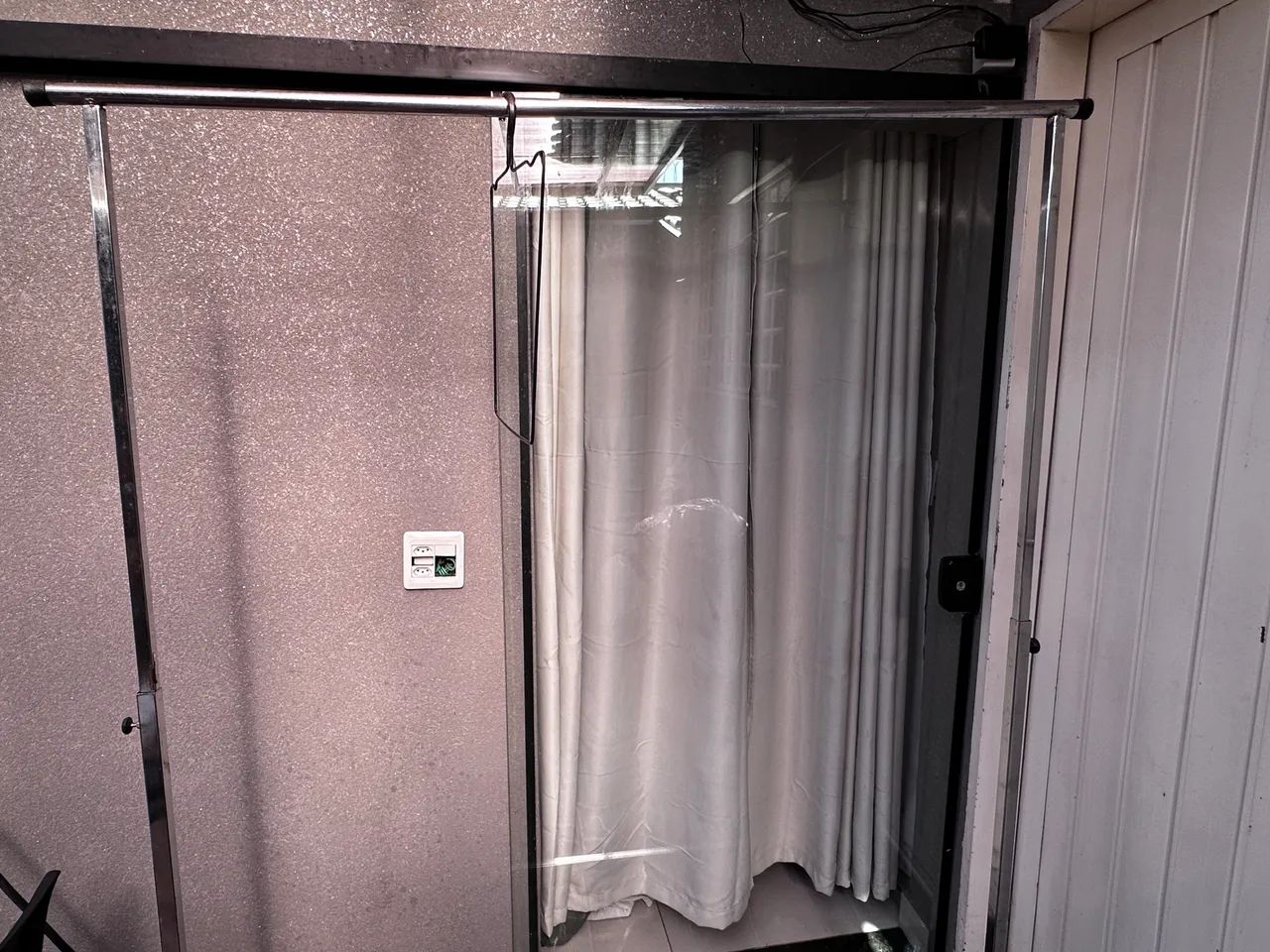 Arara cromada para trajes longos  - Foto 2