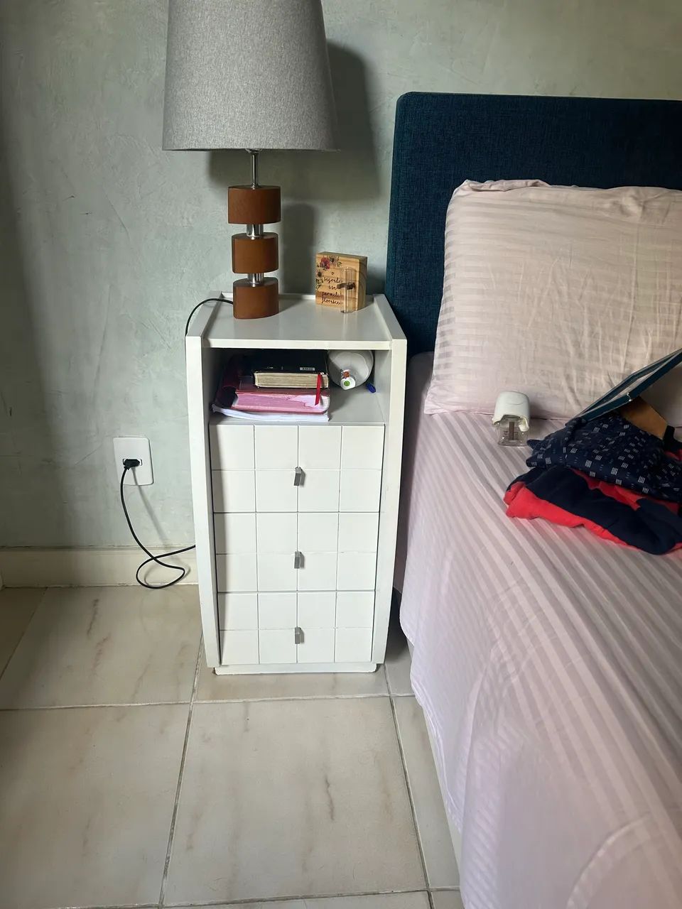 Mesa de cabeceira 